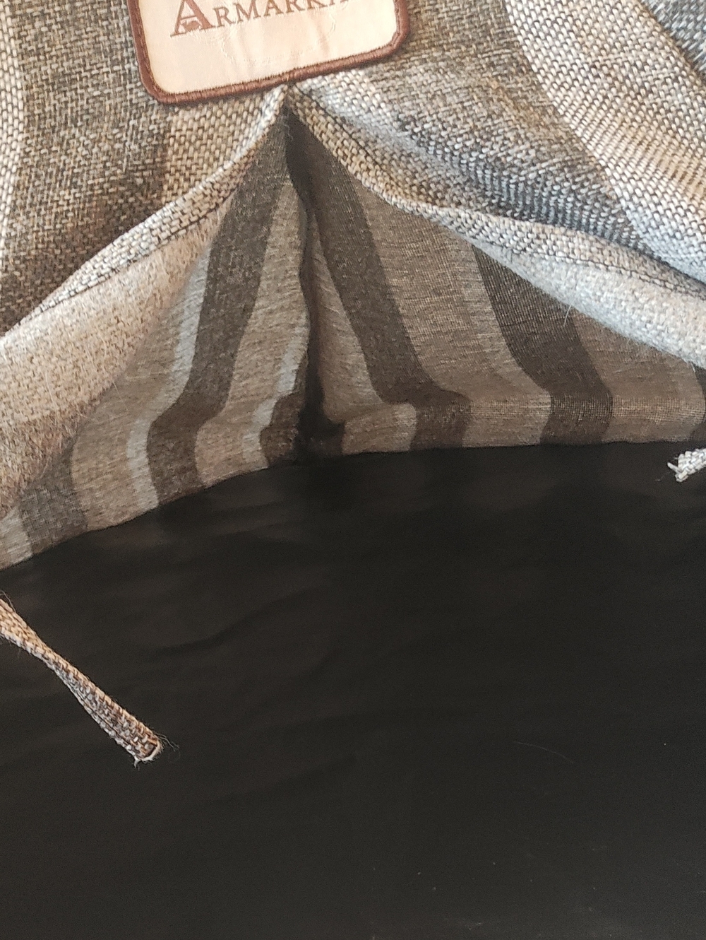 PETS: ARMARKAT CAT TEE-PEE BED - Picture 9 of 16